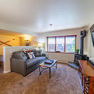 Apartment #421 - Pet-friendly Steps From Gondola & Village Shops, Mammoth Lakes